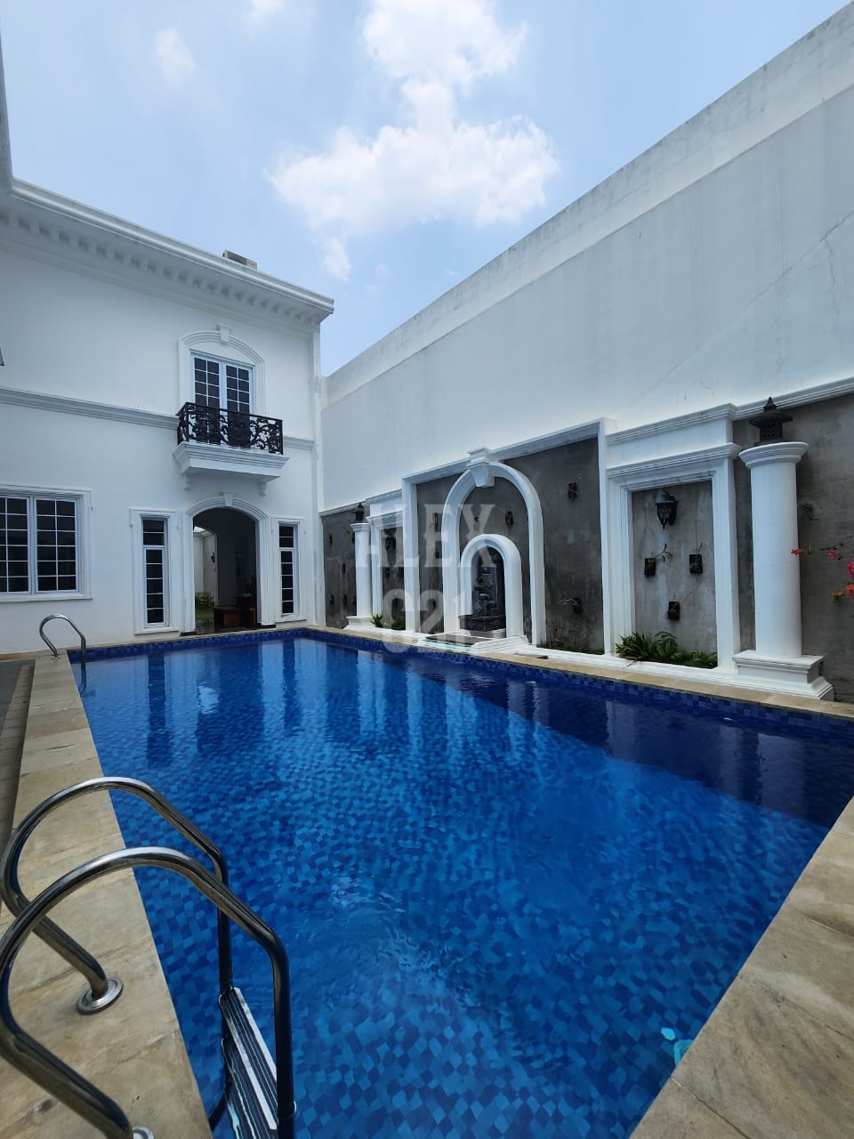 FOR SALE CILANDAK - MARGASATWA BRAND NEW AMERICAN CLASSIC HOUSE
