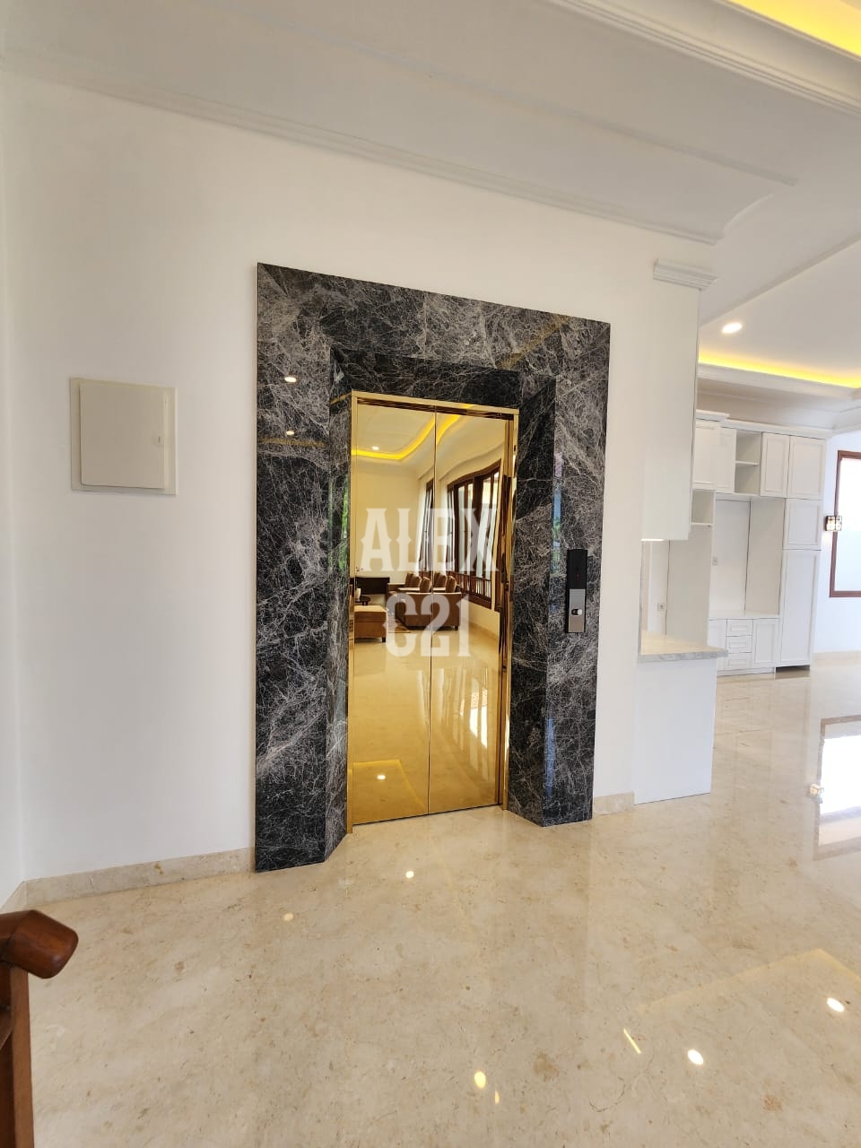 DIJUAL RUMAH KEMANG - JAKARTA SELATAN BRAND NEW LUXURY TROPICAL