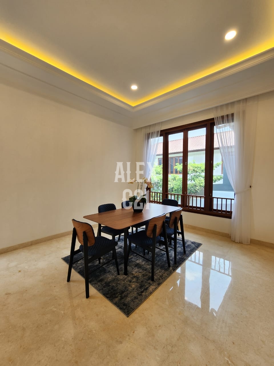 DIJUAL RUMAH KEMANG - JAKARTA SELATAN BRAND NEW LUXURY TROPICAL