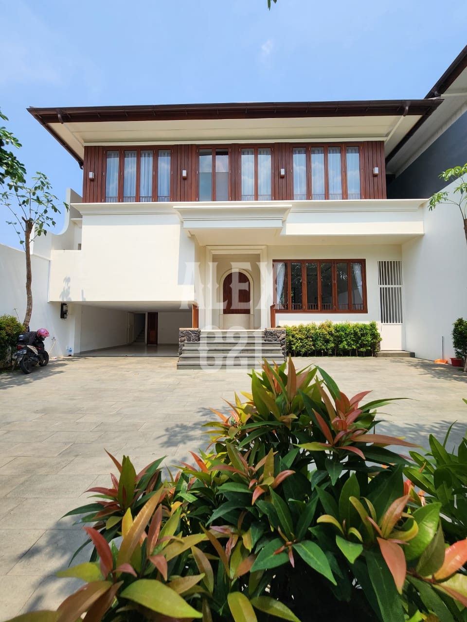 DIJUAL RUMAH KEMANG - JAKARTA SELATAN BRAND NEW LUXURY TROPICAL