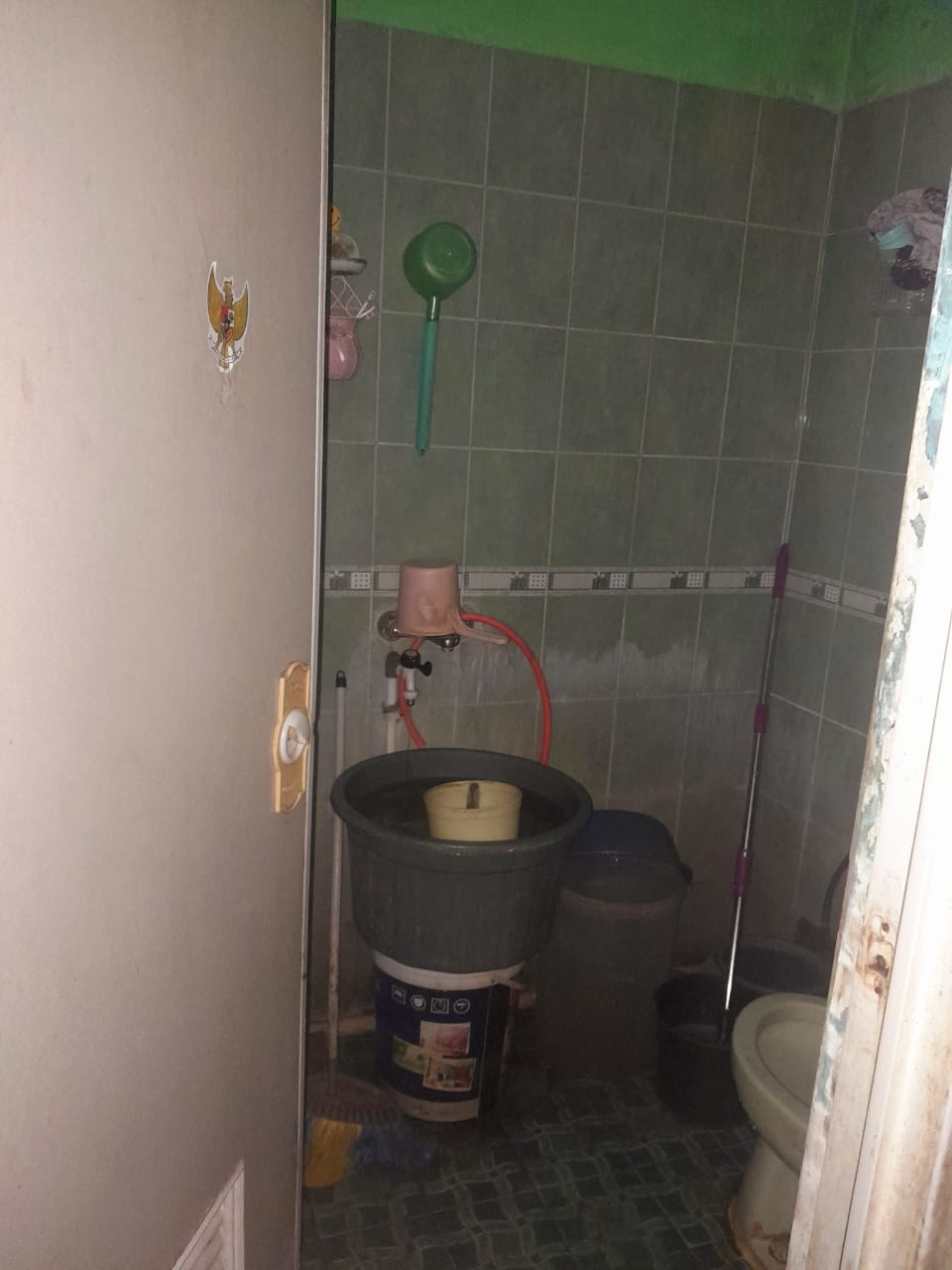 Jual rumah lama di Kemanggisan, Palmerah, Jakarta Barat