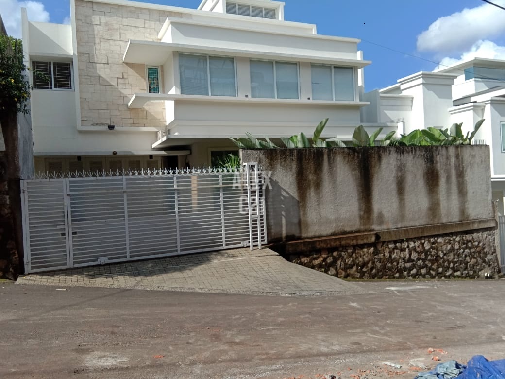 Jual rumah di Cipete Selatan, Cilandak, Jakarta Selatan