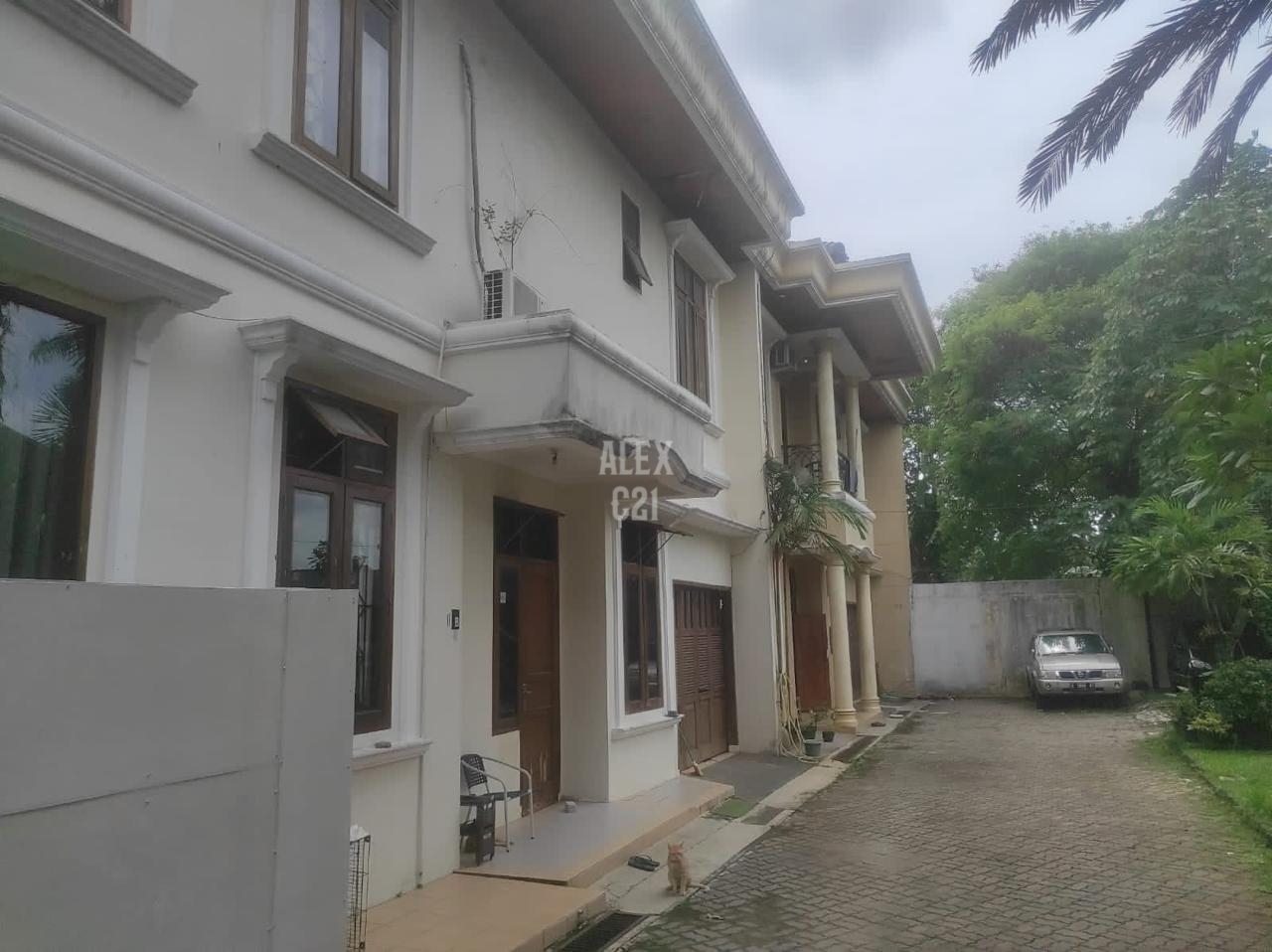 Jual rumah town house 1 komplek di Pondok Labu, Cilandak
