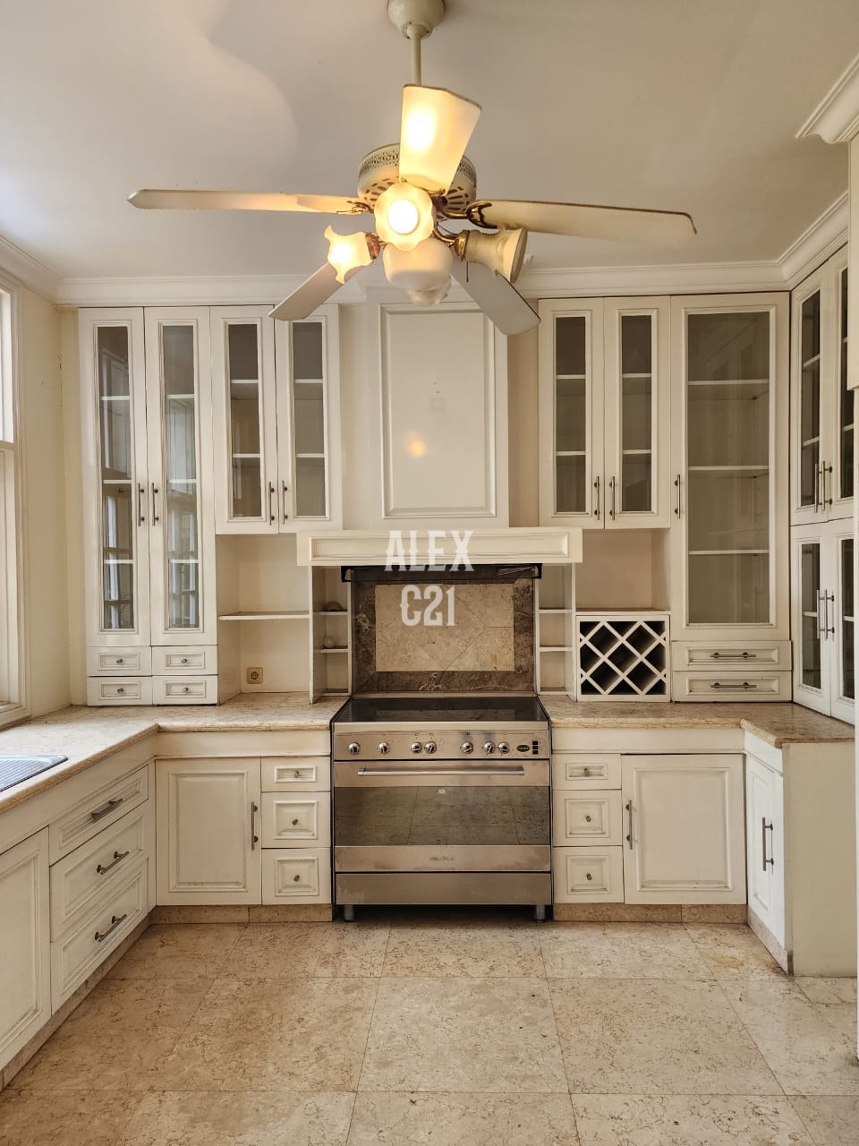 Sewa rumah mewah di Cipete, Jakarta Selatan