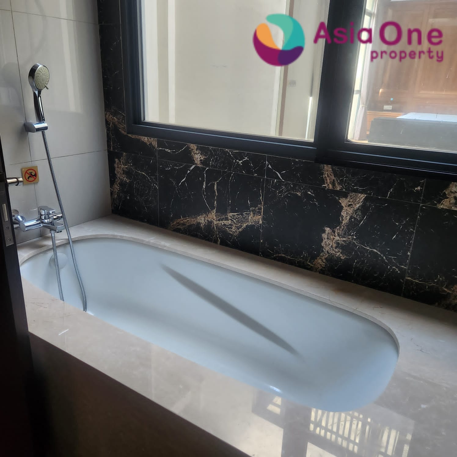 Dijual rumah mewah furnished di Lancewood Navapark BSD City