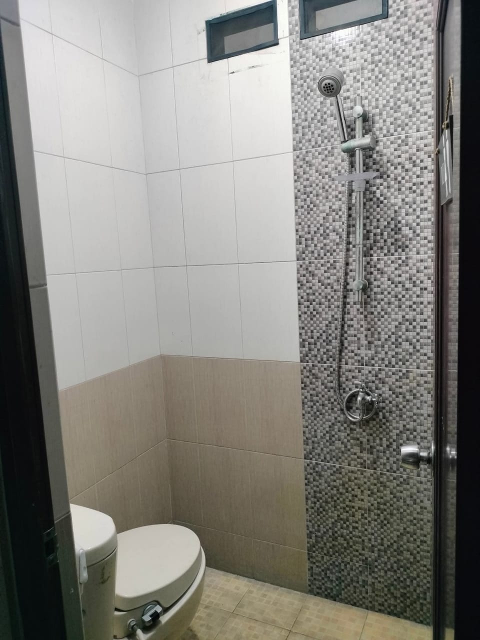 BU Rumah 2Lt strategis di Cipedak Jagakarsa Jakarta Selatan