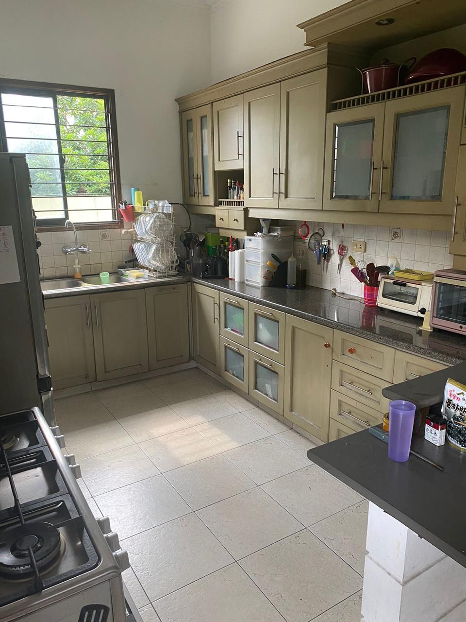 Jual rumah mewah dengan 2 bangunan di Cilandak Tengah III