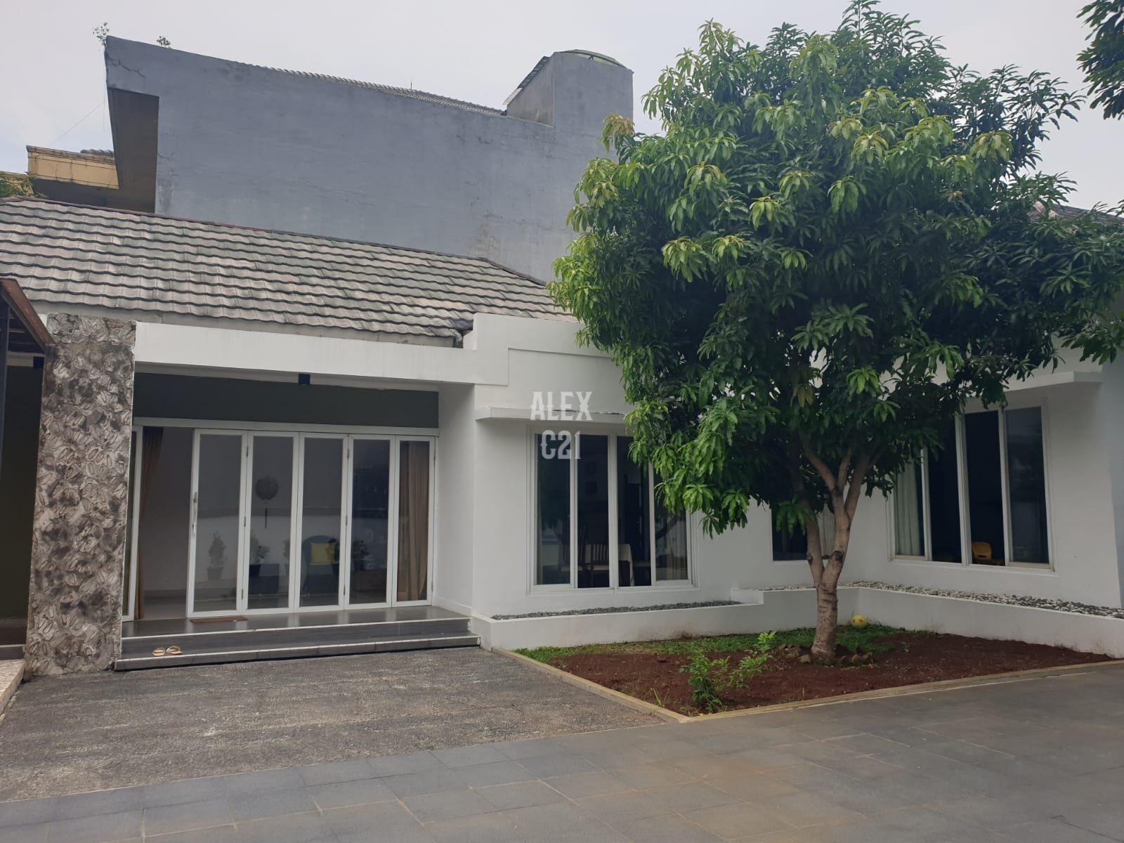 Jual rumah di Jagakarsa, 5 menit dari jalan tol brigif, Jakarta