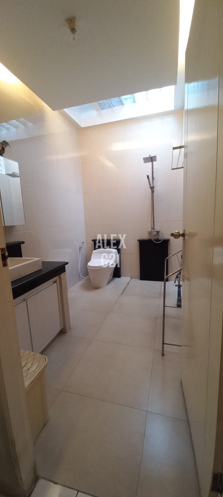 Jual rumah mewah, Lux, fully furnished di Cipayung Jakarta Timur