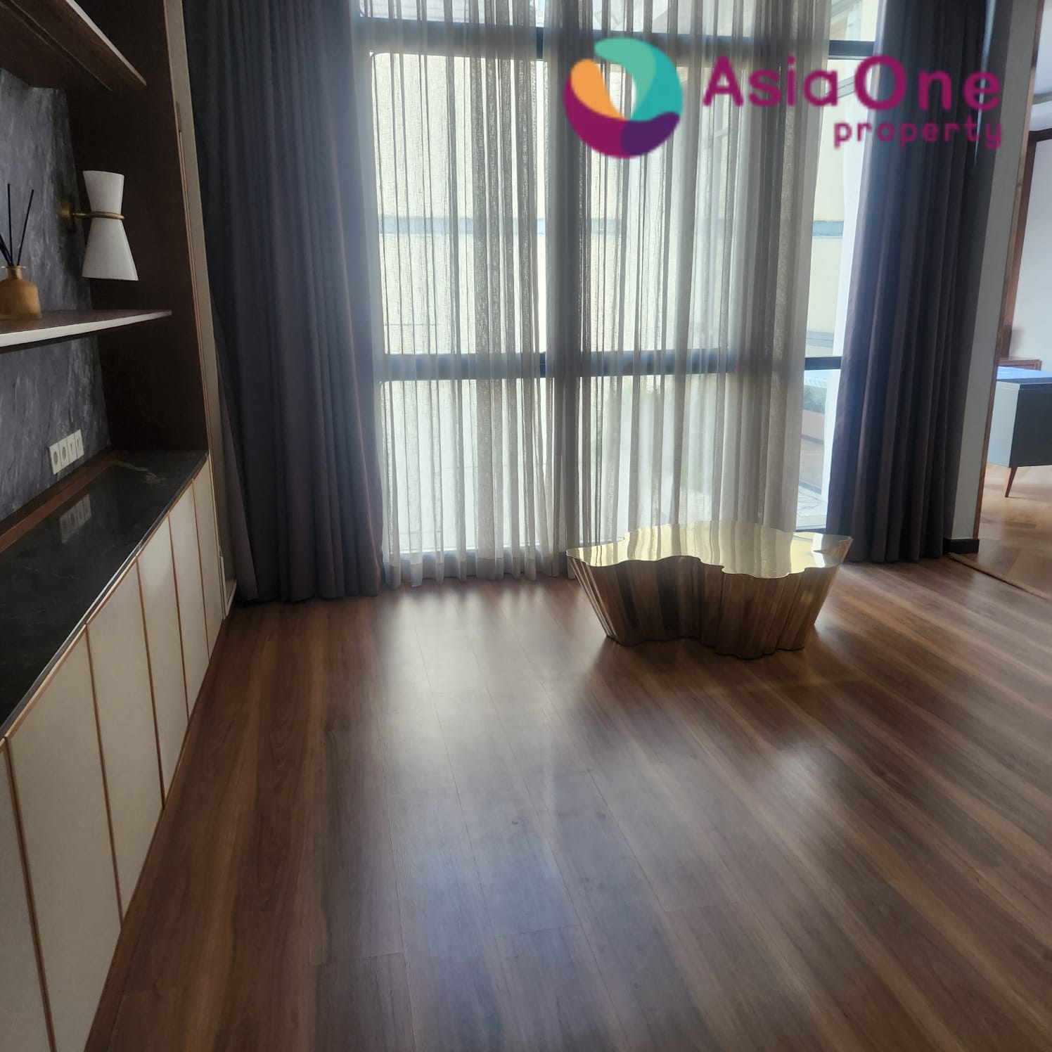 Dijual rumah mewah furnished di Lancewood Navapark BSD City