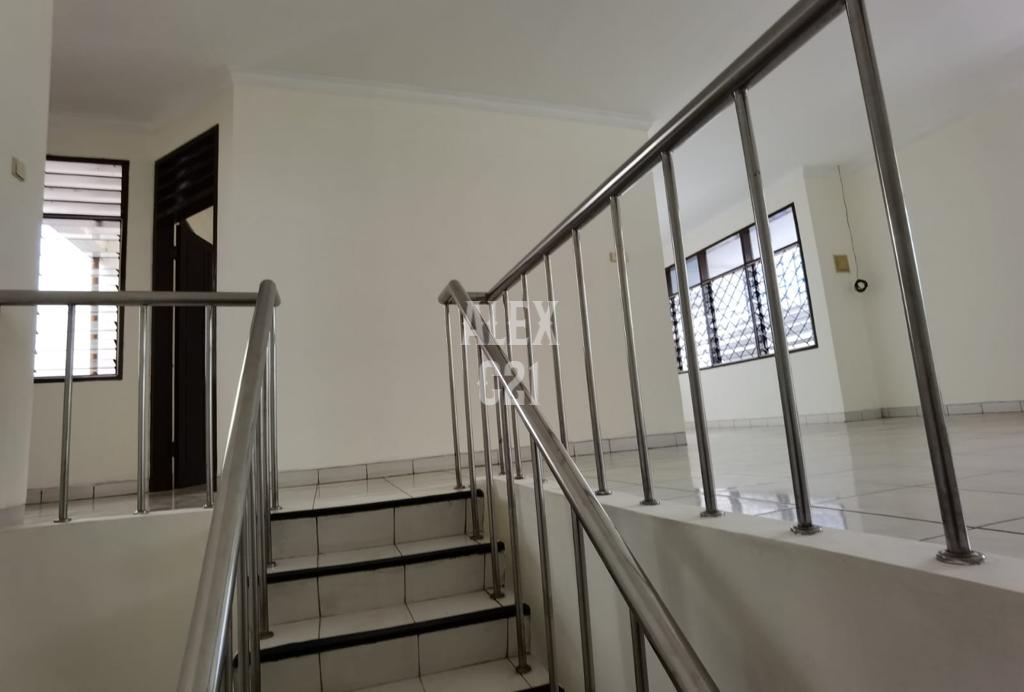 Jual rumah di Taman Aries, Kembangan, Jakarta Barat