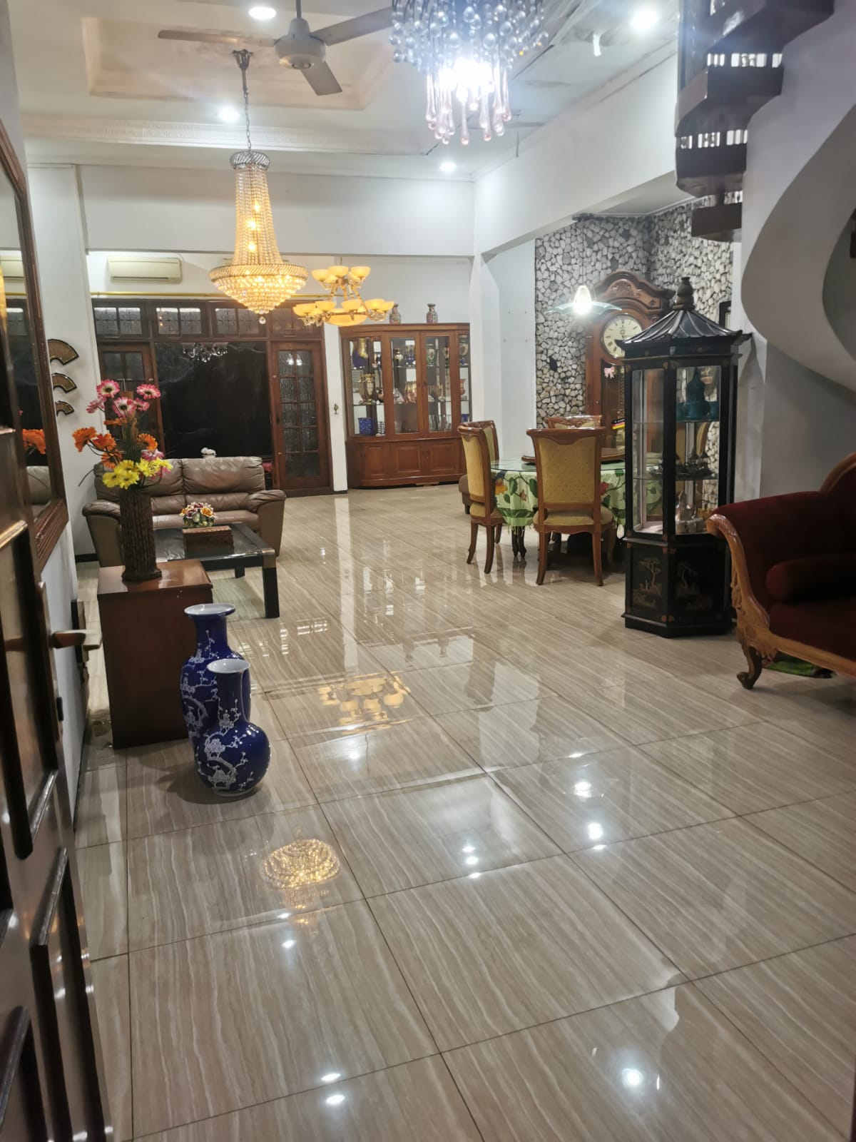 Jual Rumah Mewah di Jalan Cempaka Putih Raya, Jakarta Pusat