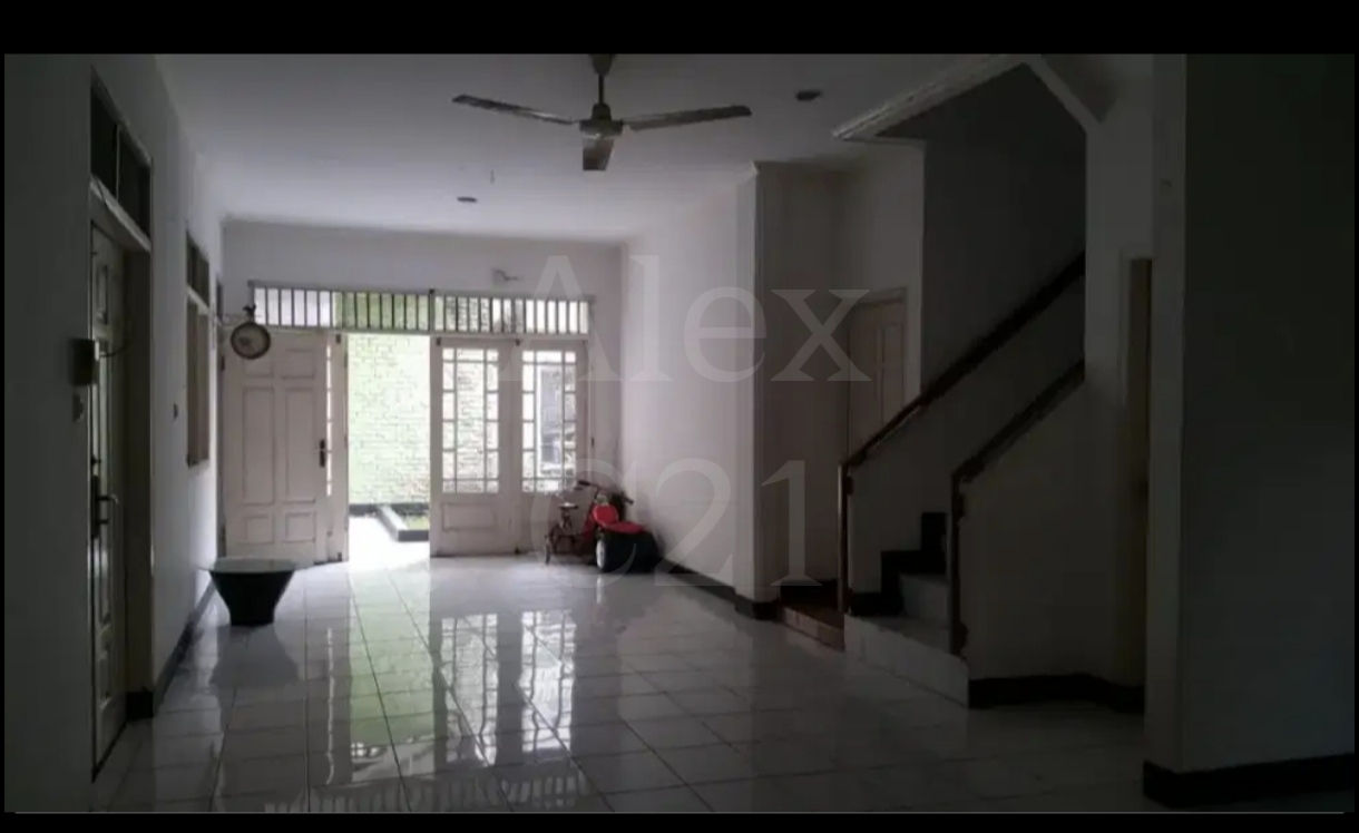 Jual rumah komplek strategis di Kebayoran Lama, Jakarta Selatan