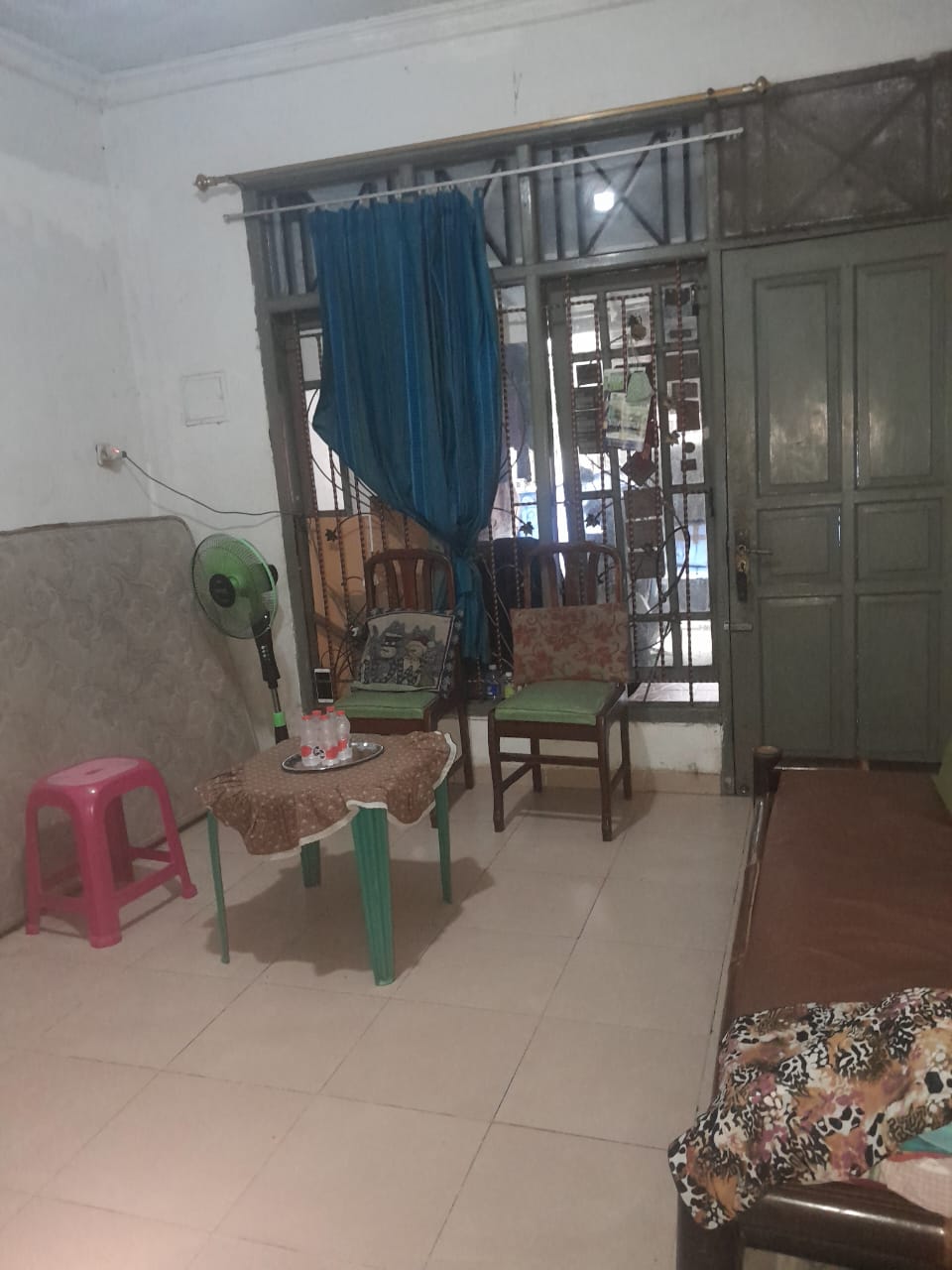 Jual rumah lama di Kemanggisan, Palmerah, Jakarta Barat