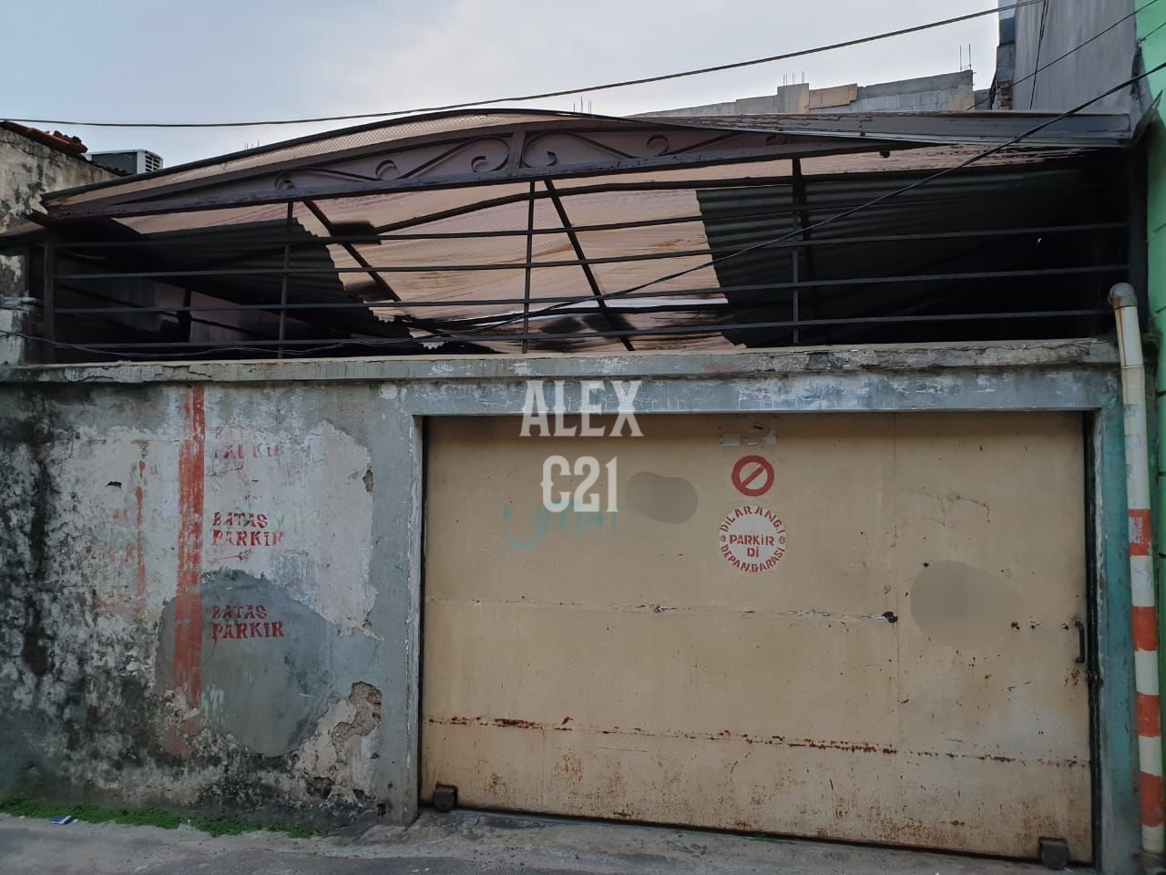 Jual rumah Tua BU dibawah NJOP (hitung tanah saja) Pancoran