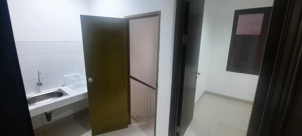 Dijual ruko The Savoy Jakarta Garden City siap pakai