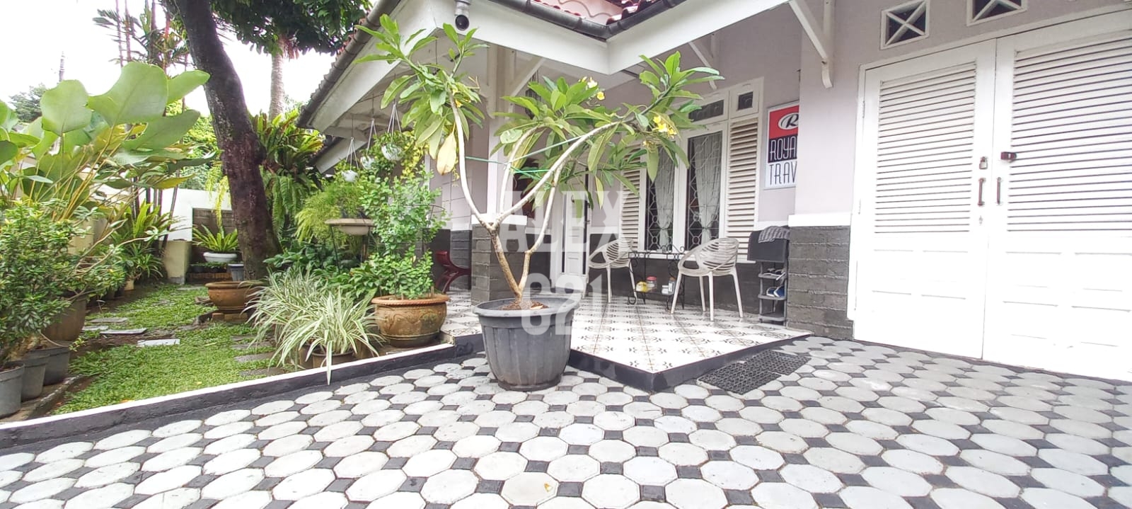 Jual rumah mewah, Lux, fully furnished di Cipayung Jakarta Timur