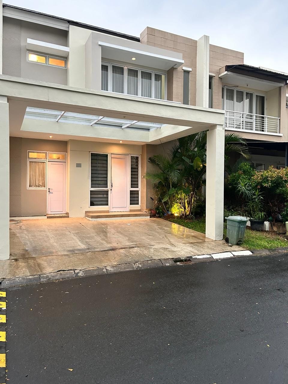 Jual rumah modern elegan di Paradise Resort City, Ciputat