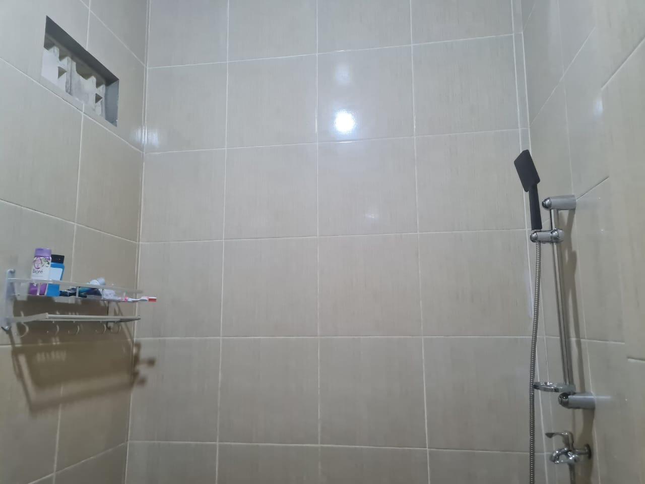 Dijual rumah komplek di Cipondoh, Kota Tangerang, Banten