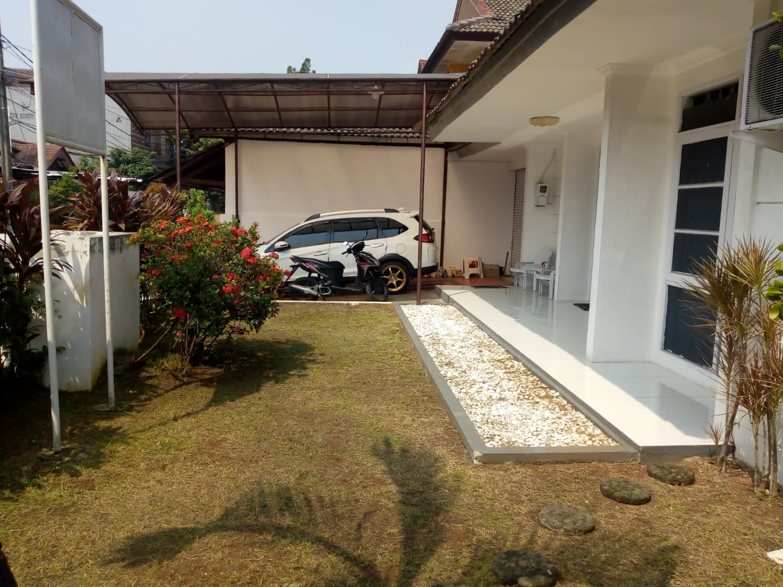 Dijual rumah cantik komplek di Pamulang Barat, Tangerang Selatan