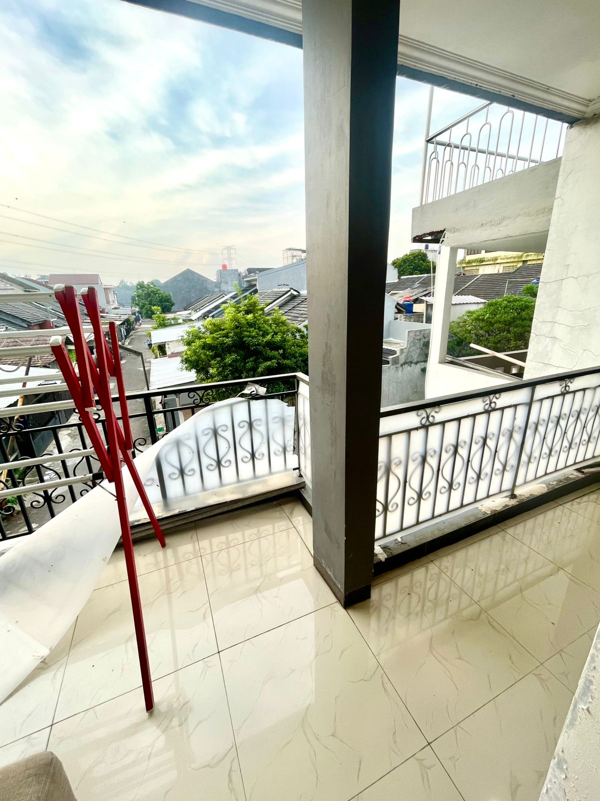 Dijual Rumah Siap Huni di Cinere Residence Meruyung Depok