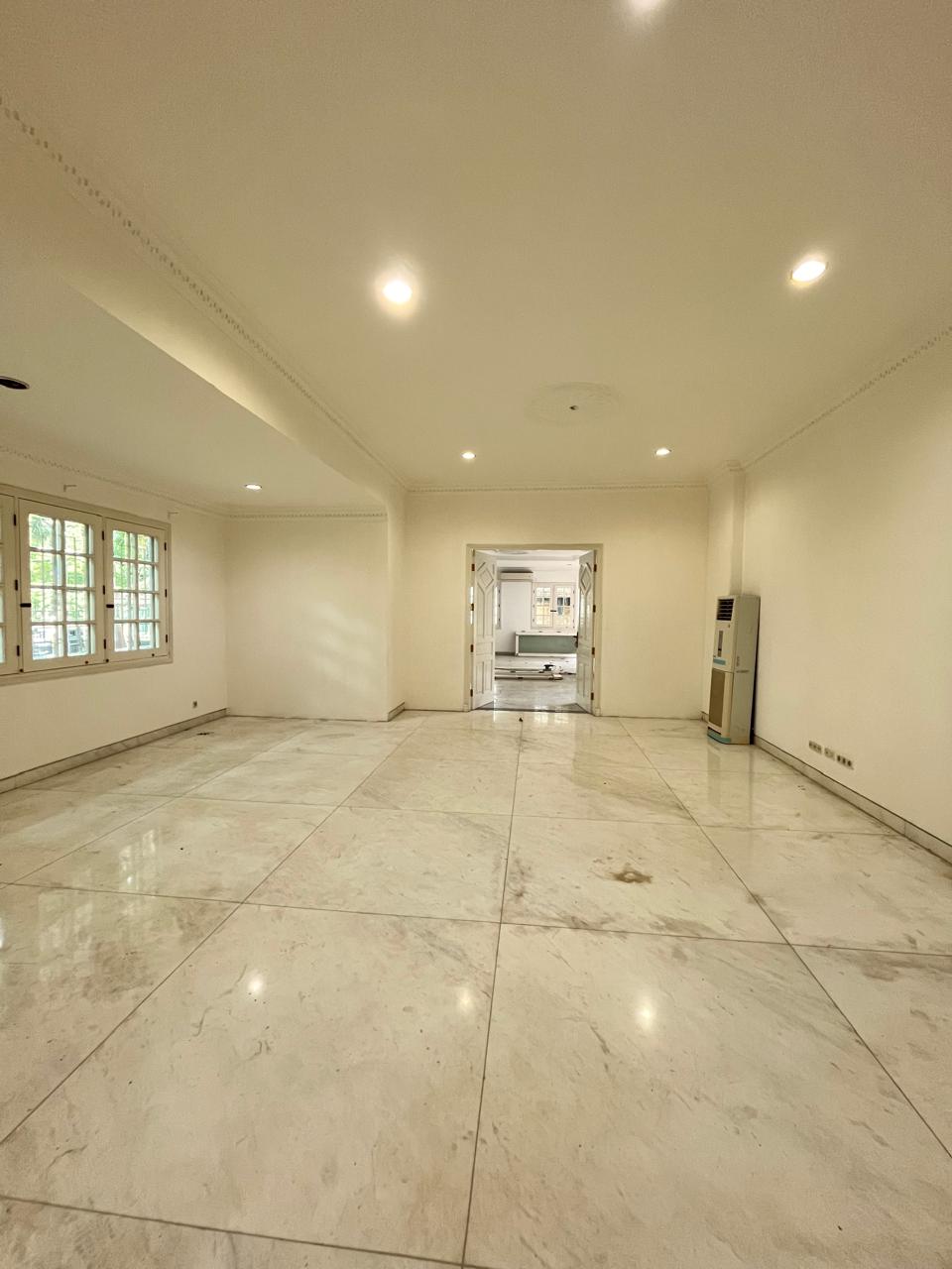 Disewakan rumah 2 lantai di Jl. Imam Bonjol, Menteng, Jakarta