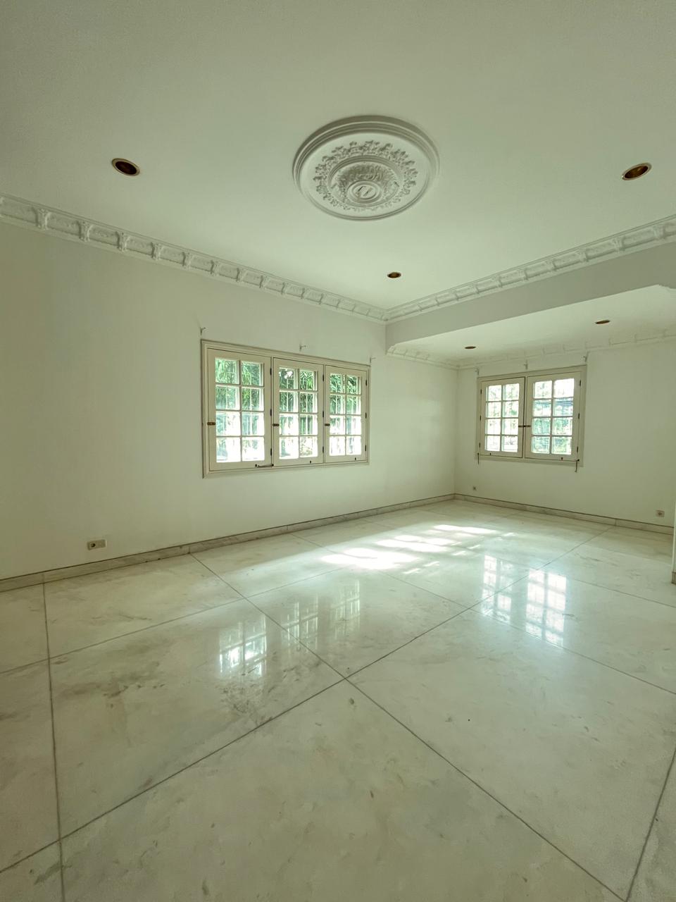 Disewakan rumah 2 lantai di Jl. Imam Bonjol, Menteng, Jakarta