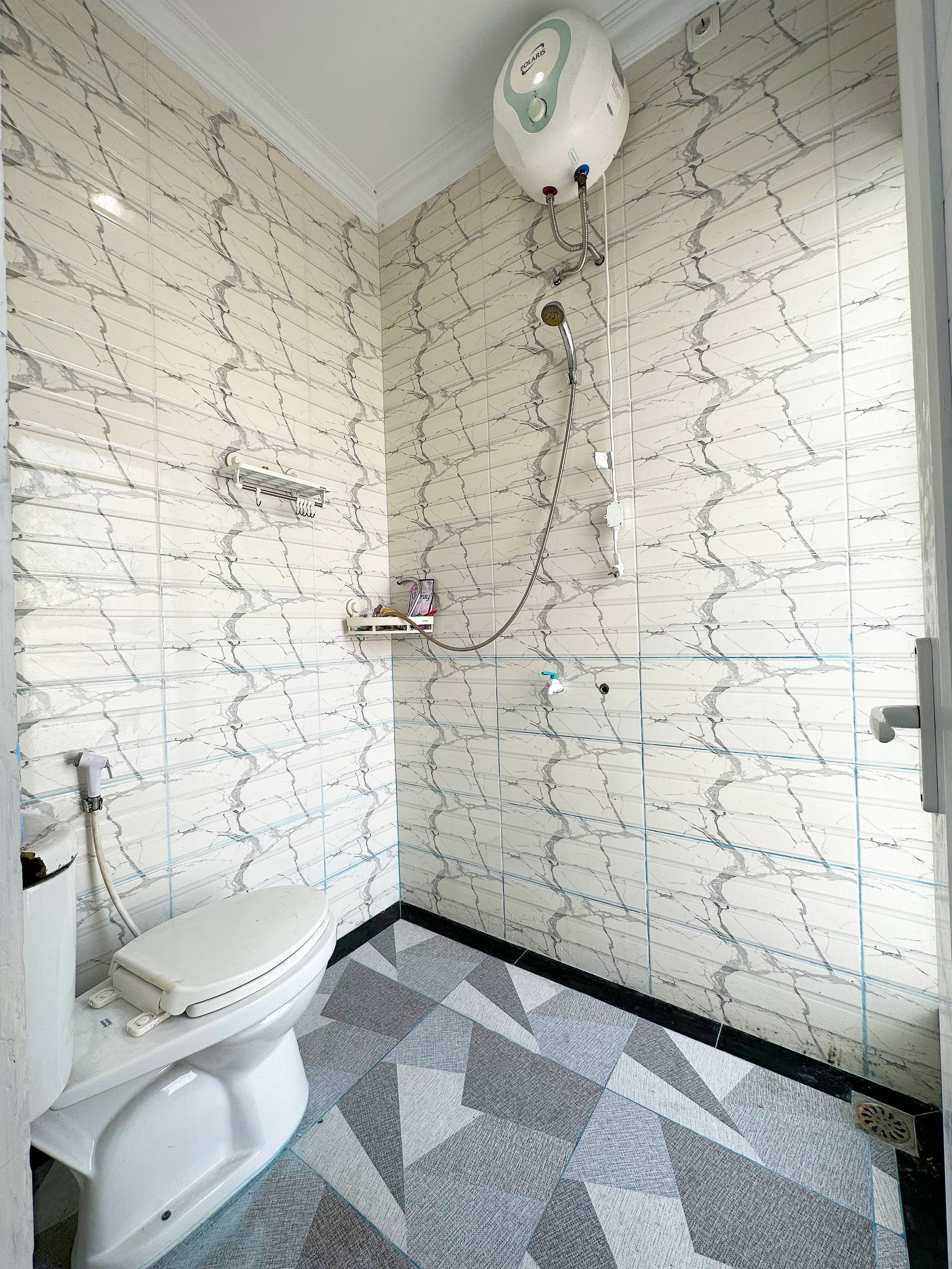 Rumah secon 2lantai di Ceger cipayung Jakarta Timur