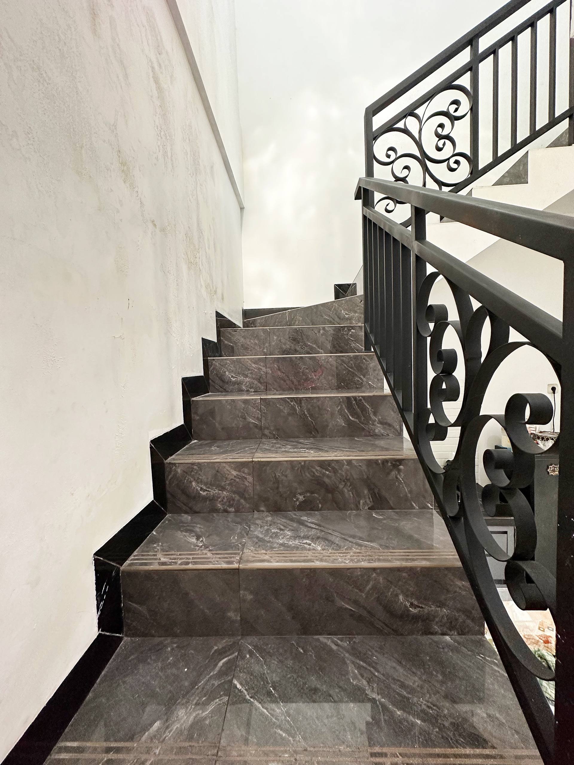 Rumah secon 2lantai di Ceger cipayung Jakarta Timur