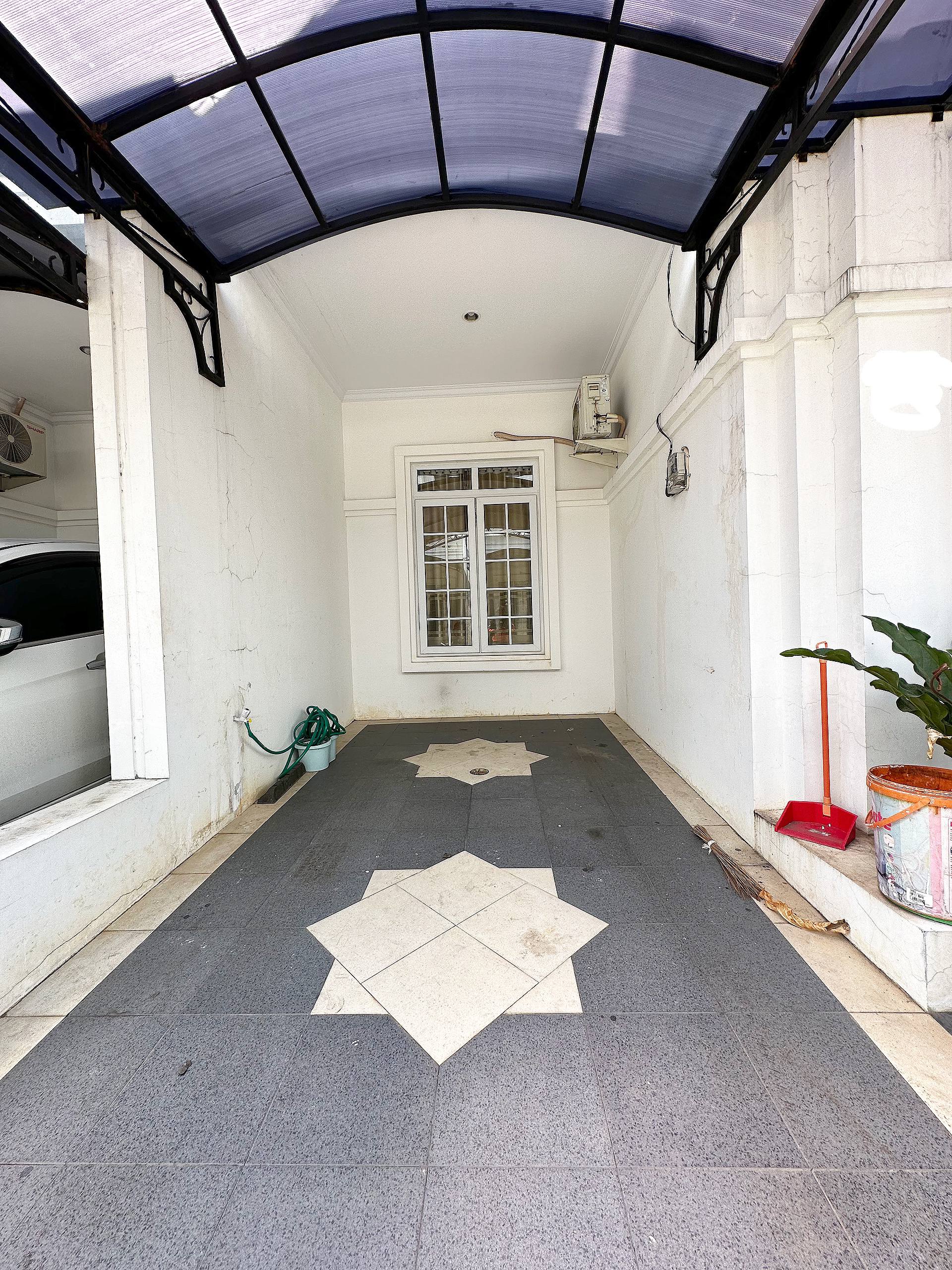 Rumah secon 2lantai di Ceger cipayung Jakarta Timur