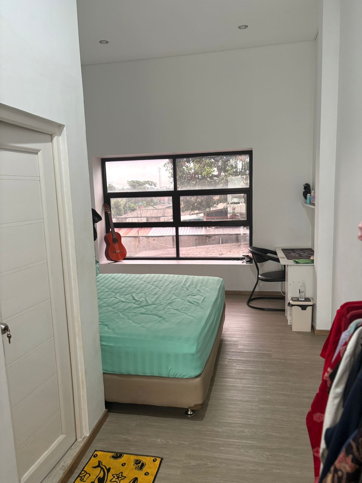 Jual Rumah dengan bangunan tanah kosong di Taman Rahayu, Setu