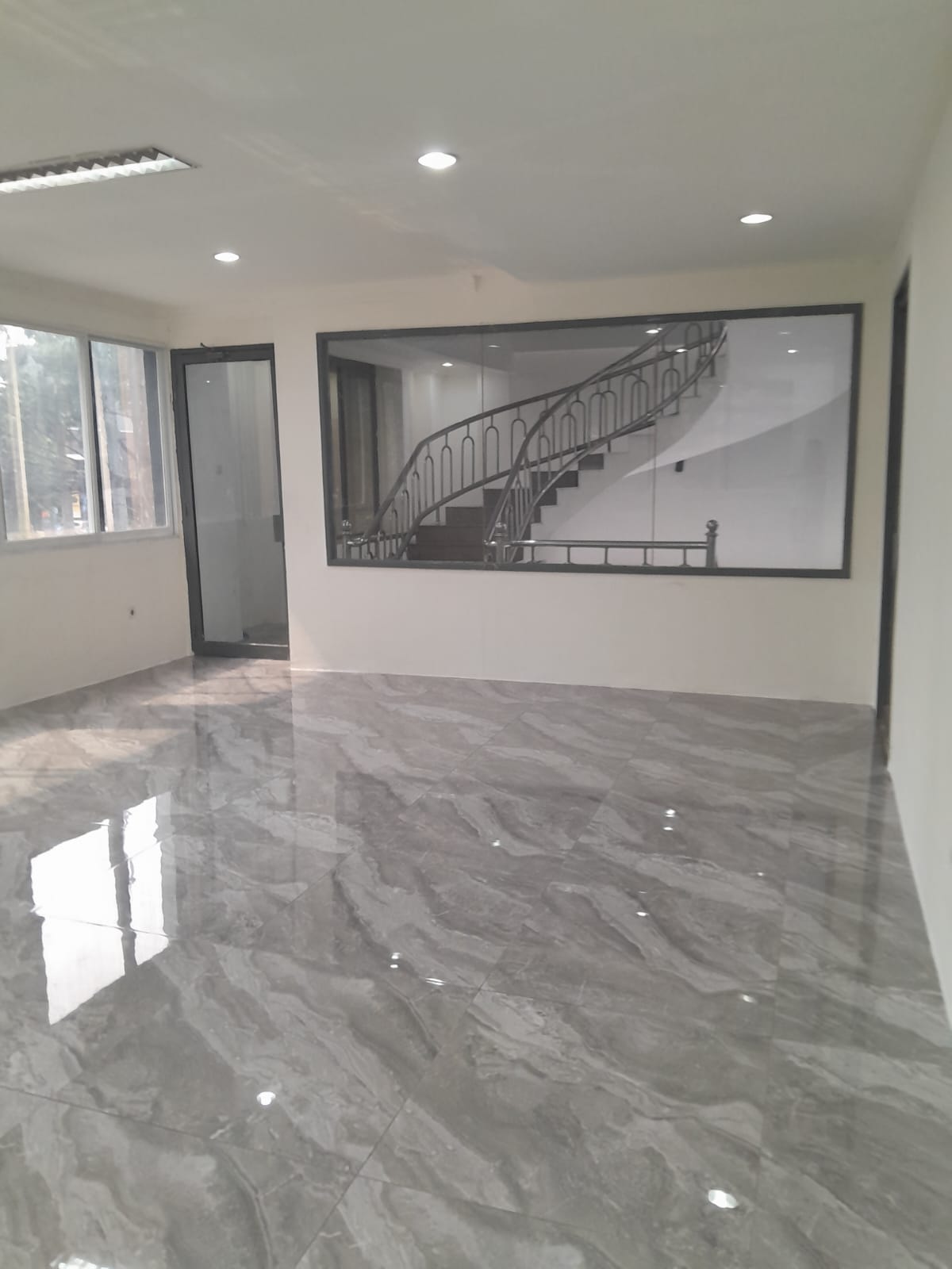 Sewa office space lantai 2 dan 4 di Cideng Timur, Gambir