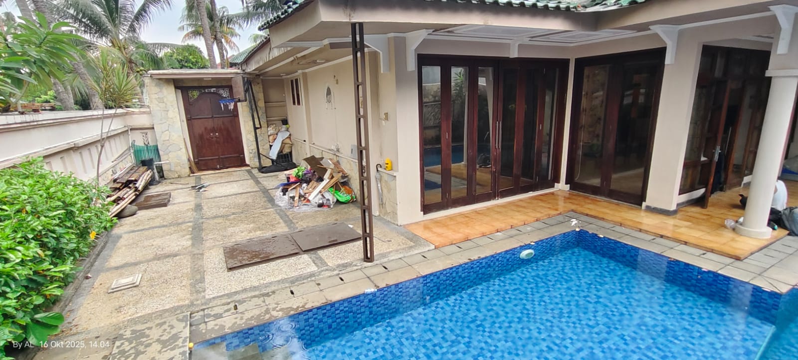 Jual rumah mewah dan luas di komplek Graha Taman, Pondok Aren