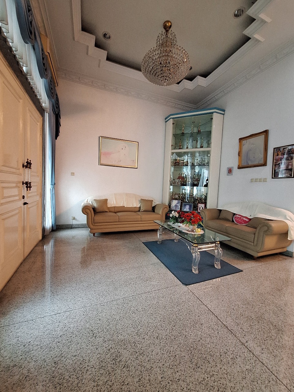 Dijual rumah 2lantai nyaman cozy elegan di Pluit Kencana