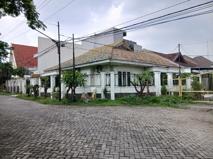 Jual Rumah SHM Hook di Jalan Raya Darmo Harapan, Surabaya