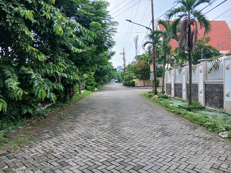 Jual Rumah SHM Hook di Jalan Raya Darmo Harapan, Surabaya