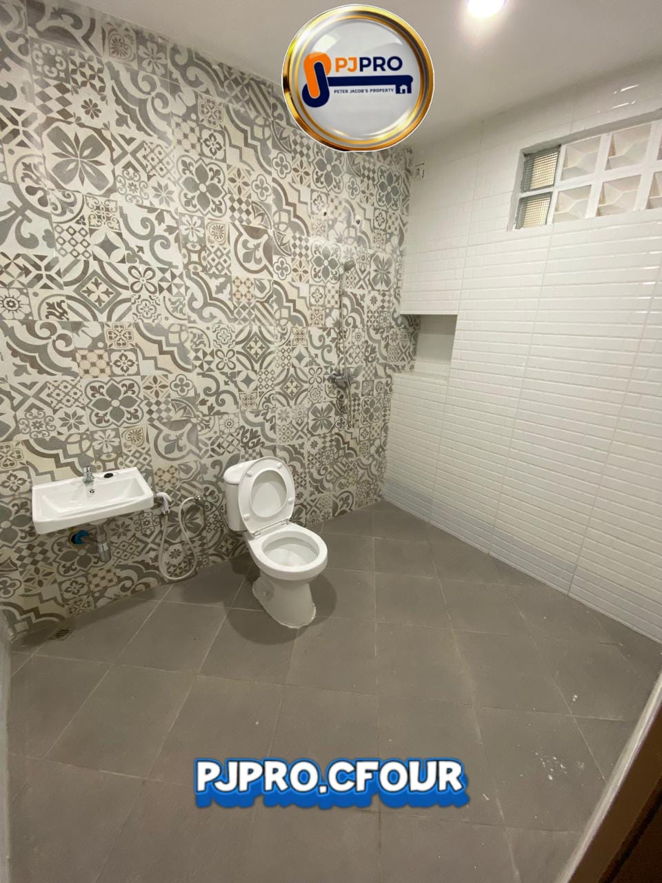 Dijual Rumah 3lantai Siaphuni di Permata Kemang Bekasi