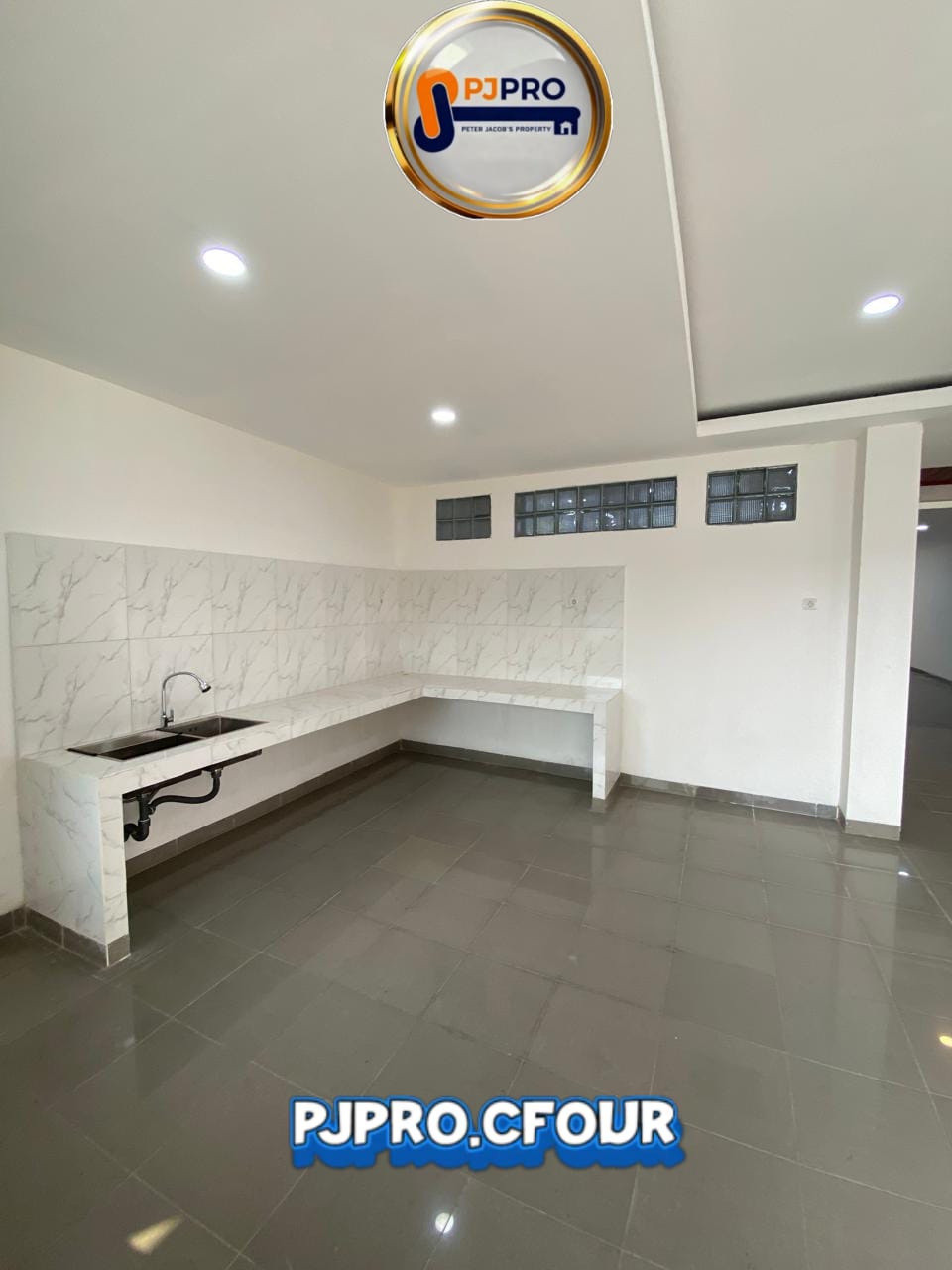 Dijual Rumah 3lantai Siaphuni di Permata Kemang Bekasi