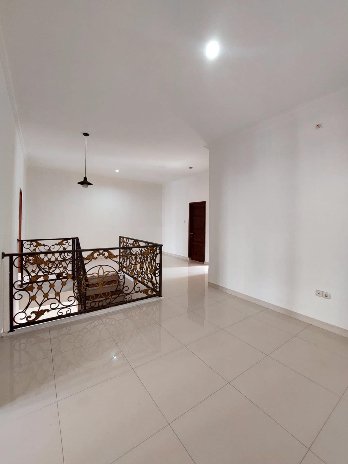 Jual rumah Minimalis di Cilandak Timur, Pasar Minggu, Jakarta