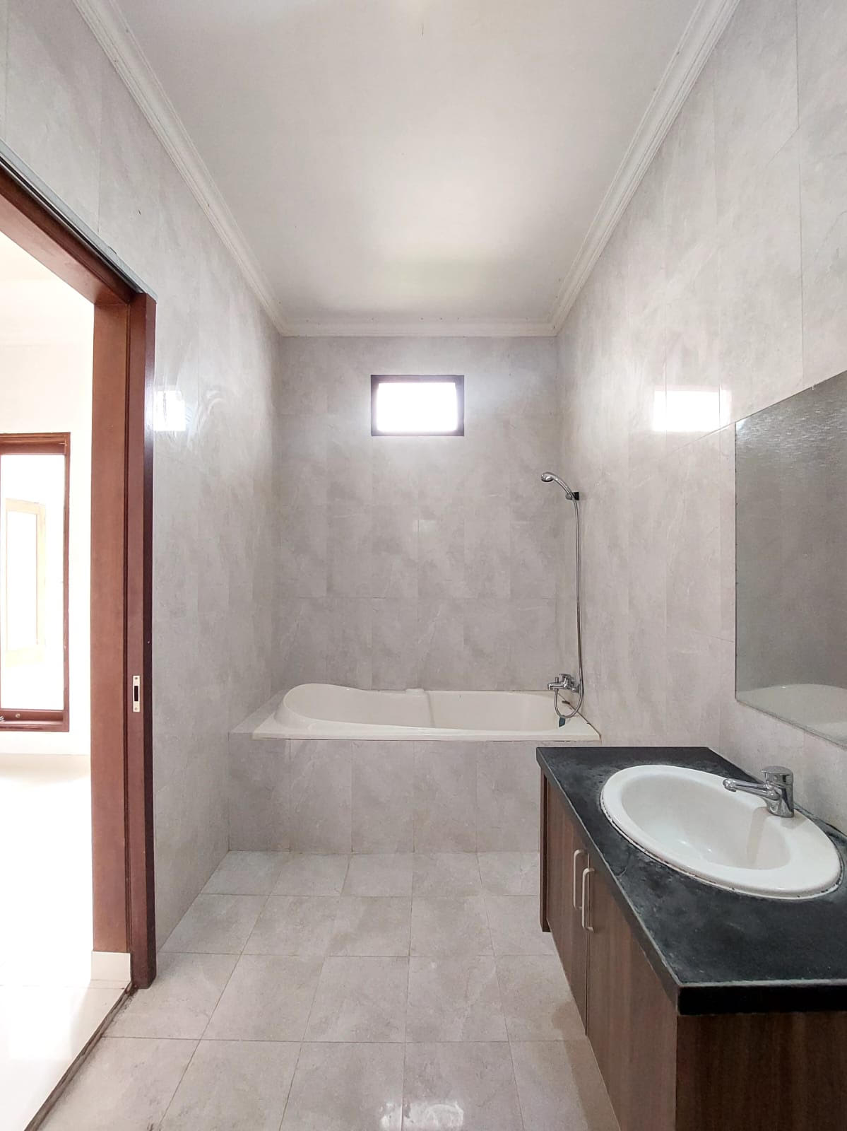 Jual rumah Minimalis di Cilandak Timur, Pasar Minggu, Jakarta