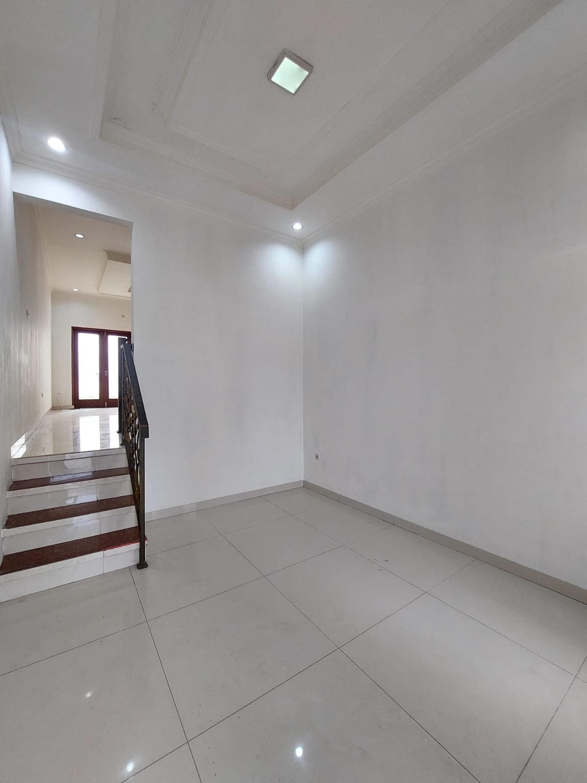 Jual rumah Minimalis di Cilandak Timur, Pasar Minggu, Jakarta