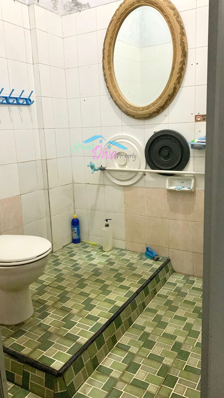 RUKO 3 LANTAI DI VILLA PEKAYON BEKASI SELATAN