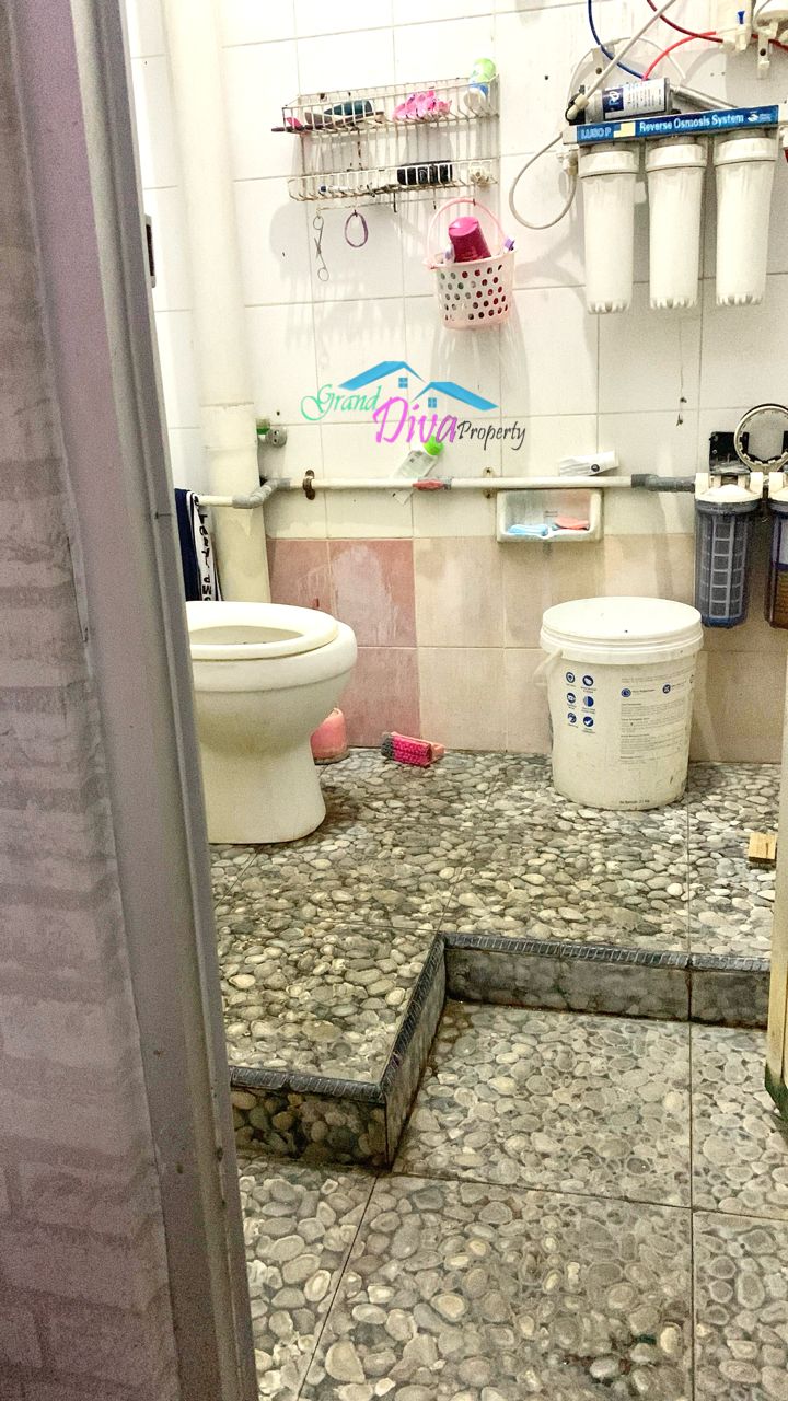 RUKO 3 LANTAI DI VILLA PEKAYON BEKASI SELATAN