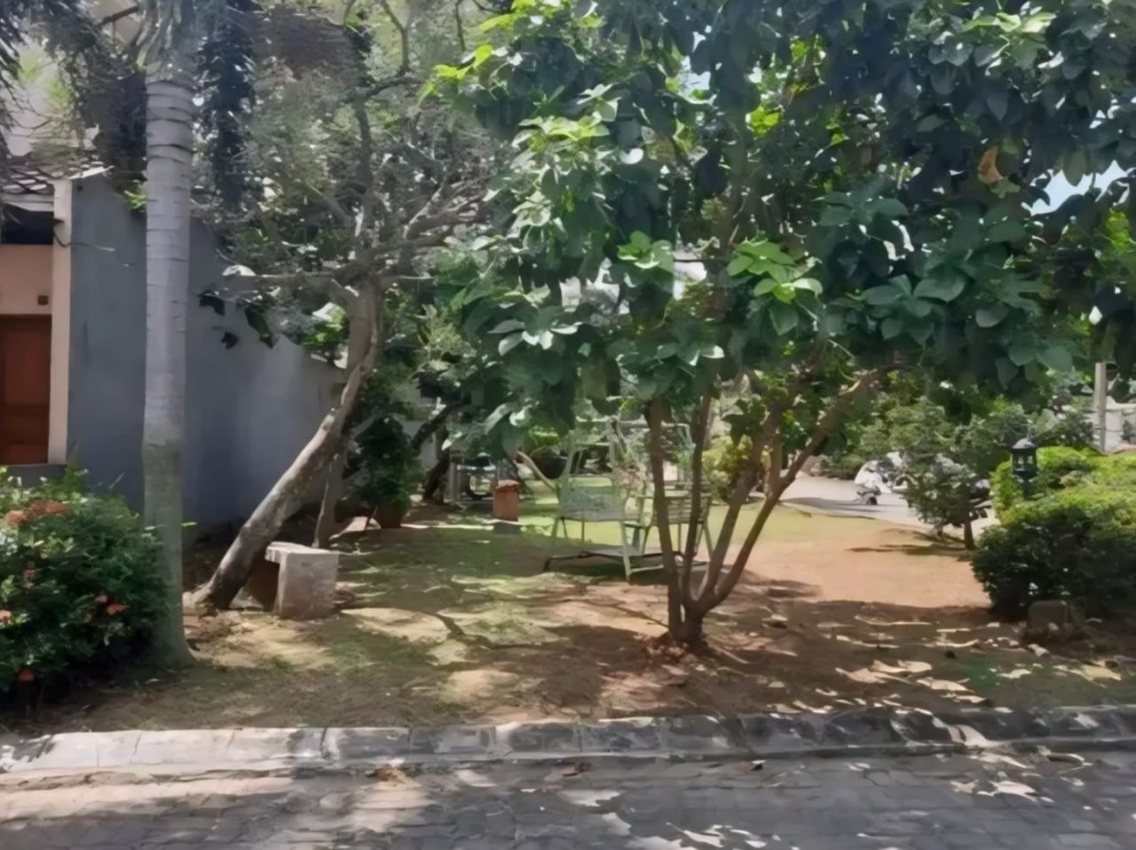 Dijual Rumah Komplek Bagus Strategis Diwilayah Cinere, Depok