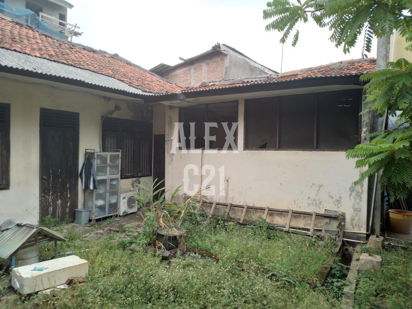 Dijual rumah hitung tanah saja BU Pondok Pinang,Kebayoran Lama