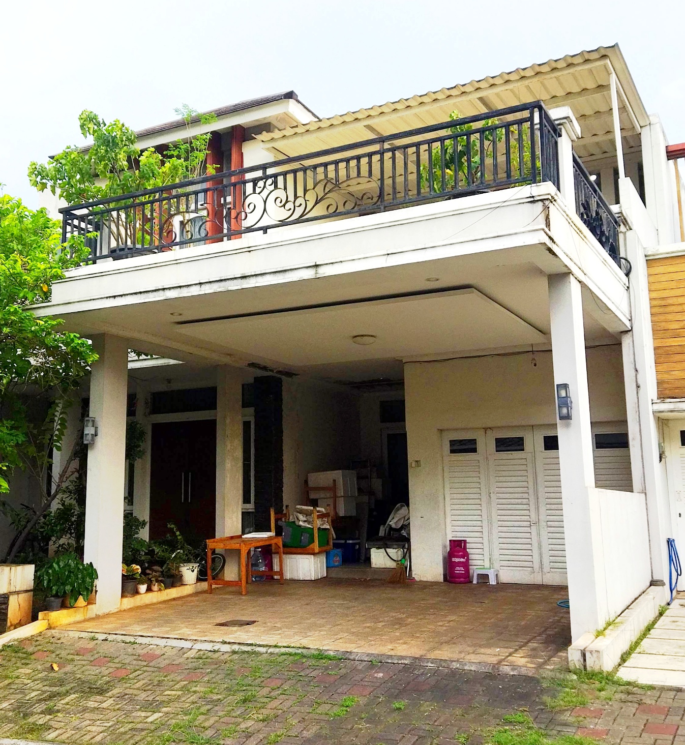 Dijual Rumah 4 kamar di Perumahan Kota Wisata, Cibubur