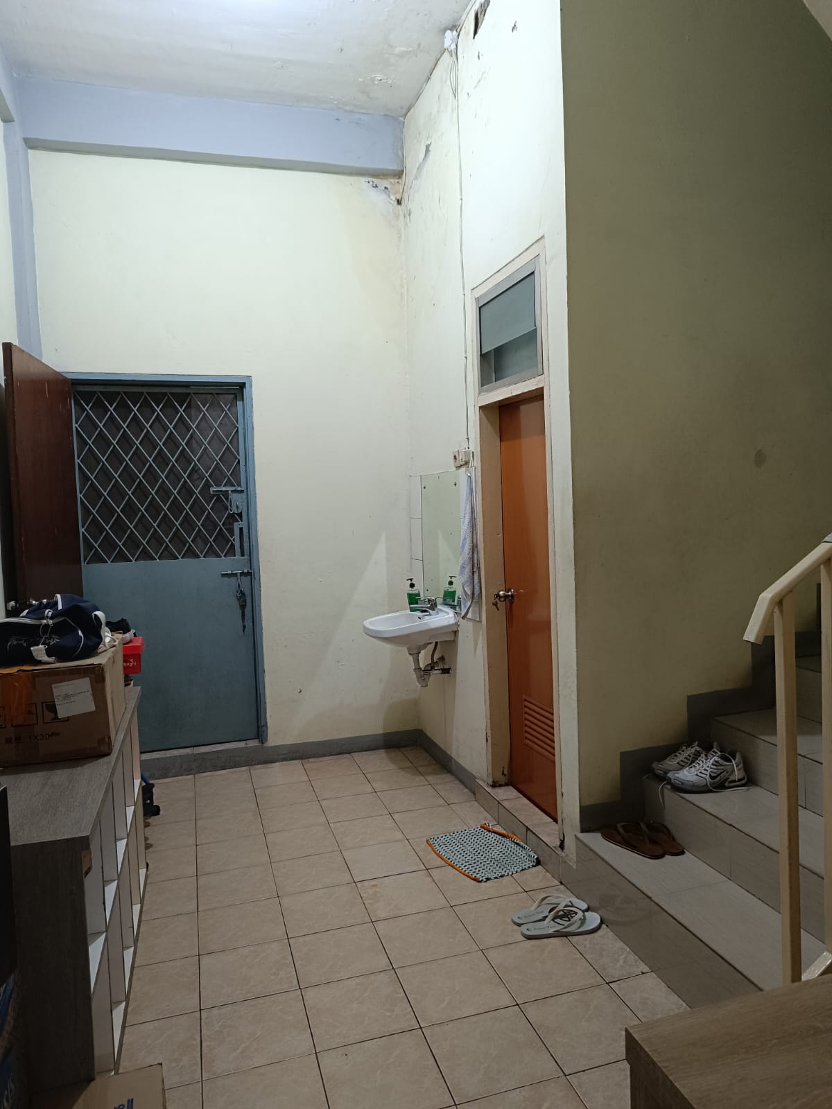 Jual ruko full furnished dan siap huni di Tamansari, Jakarta