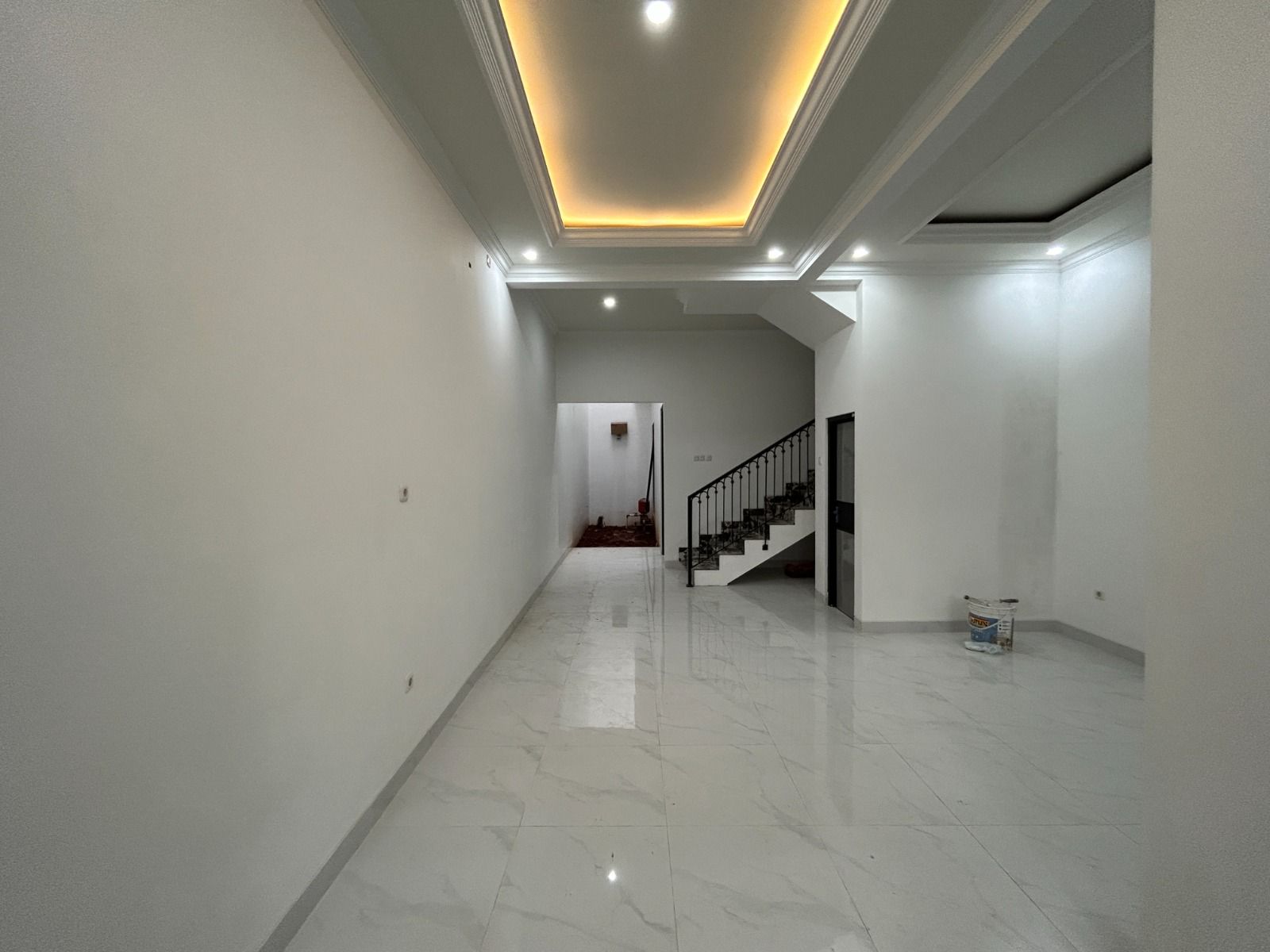 Di jual 3 unit rumah baru classic modern di Cipinang Cempedak