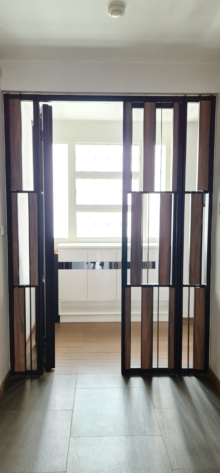 Jual apartement strategis dan mewah di Citra Lake Suite