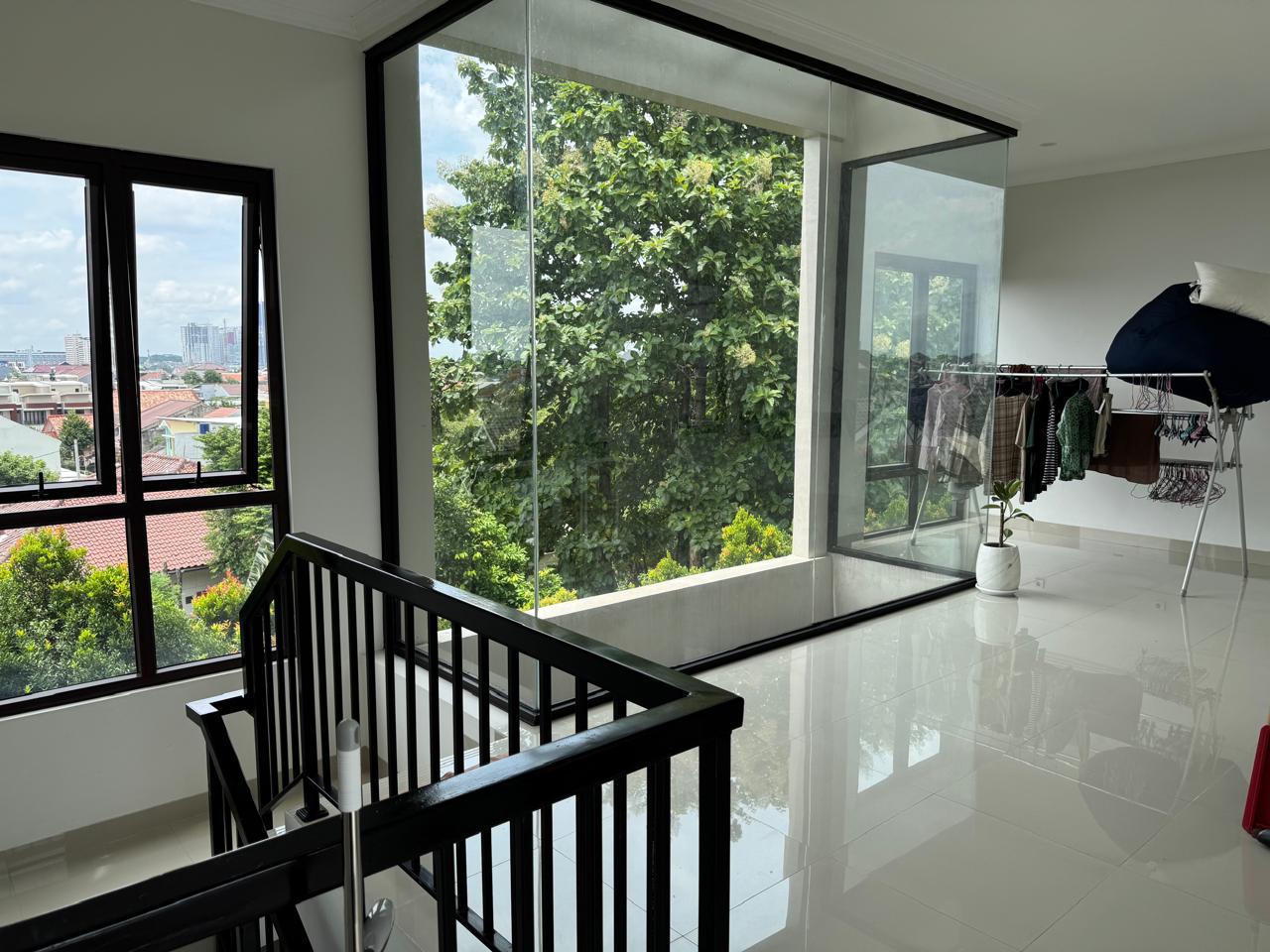 Jual rumah baru modern dan strategis di Lanata Village, Depok